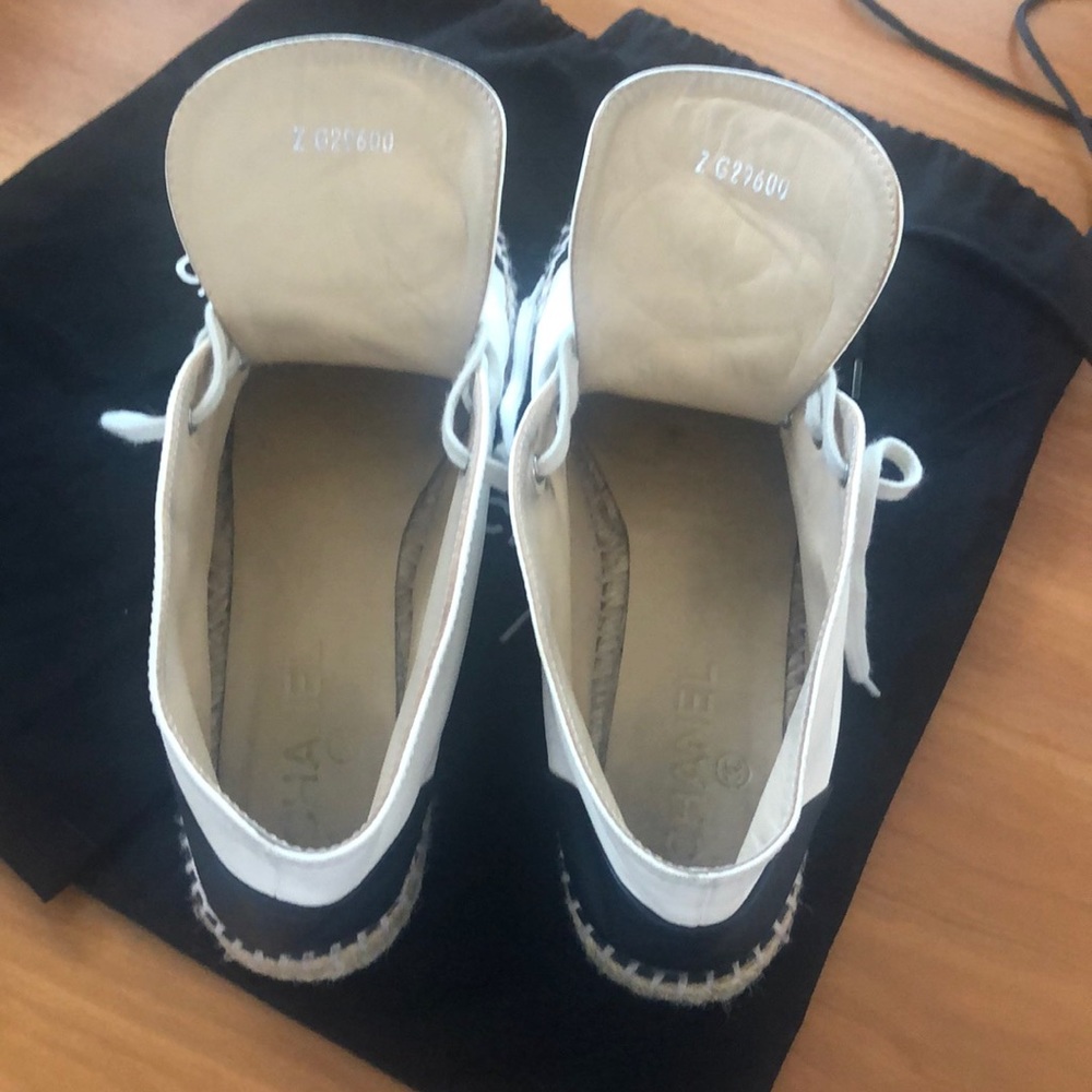 Chanel Espadrilles 38. Softest lambskin! Pre-loved - Picture 5 of 6